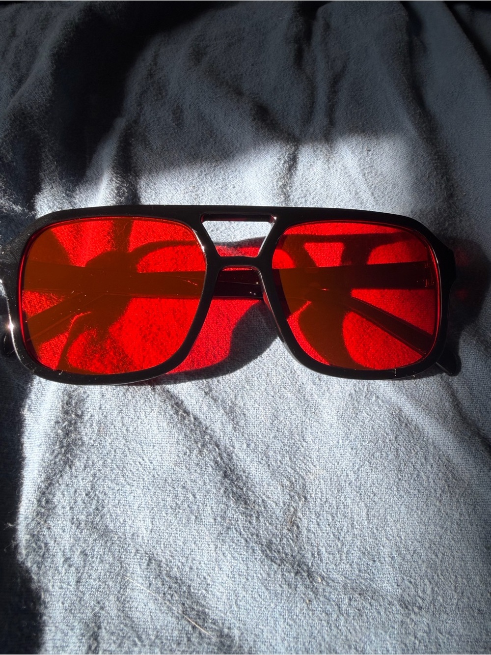 Men's Black Frame Sunglasses with Red Lenses NEW in case